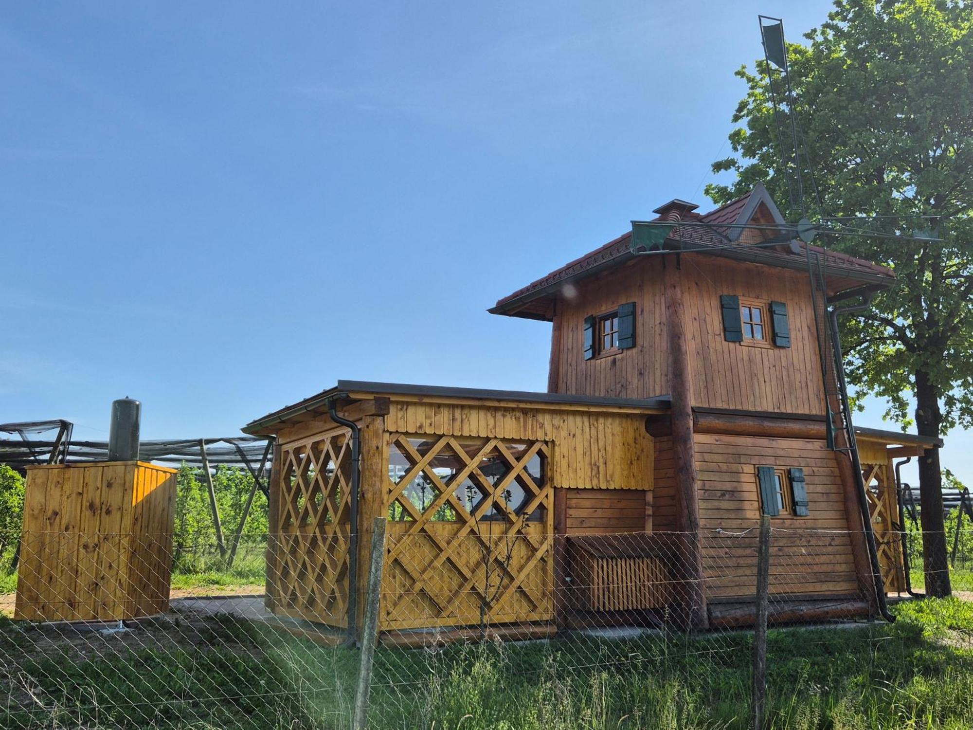 Unique Wooden Holiday House In Nature Lukovica pri Domžalah Esterno foto